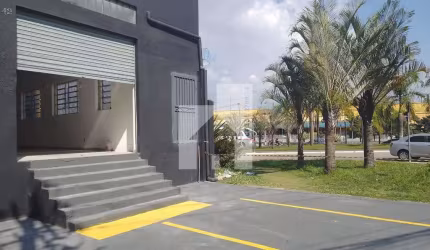 Salão comercial para locação com 3 banheiros e 4 vagas frontais, 500m² -  Ponte São João, Jundiaí,