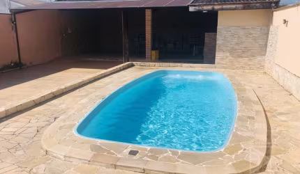 Ponto Comercial com Piscina para Eventos em Jacareí - 300 m²