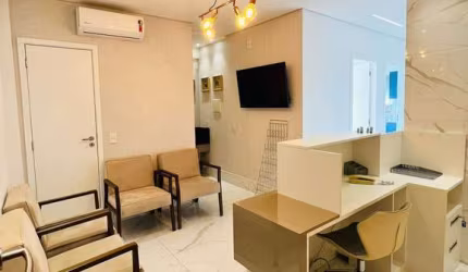 Sala comercial de 76m2, moveis planejados, recepção, no centro de Jacareí.