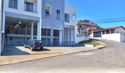 Galpão para Alugar ou Vender em Taubaté - 300 m²