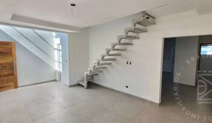 Sobrado à Venda no Vila Branca em Jacareí