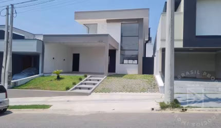 Sobrado em condomínio fechado, 3 suítes, piscina, 193m² em Caçapava