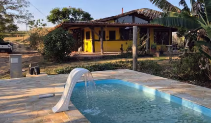 Casa Rústica em chácara para venda ou locação em Vargem Grande - SJC