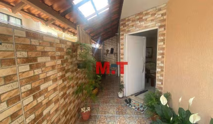 Casa com 3 dormitórios sendo 01 suíte à venda, 180 m² por R$ 255.000 - Jacarepaguá - Rio de Janeiro/RJ