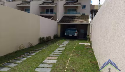 Casa com 3 dormitórios à venda, 156 m² por R$ 360.000,00 - Lagoa Redonda - Fortaleza/CE