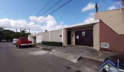 Casa com 3 dormitórios à venda, 185 m² por R$ 690.000,00 - Edson Queiroz - Fortaleza/CE