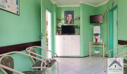 Casa com 3 dormitórios à venda, 222 m² por R$ 699.000,00 - Jardim das Oliveiras - Fortaleza/CE