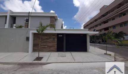 Casa com 4 dormitórios à venda, 144 m² por R$ 655.000,00 - Jardim das Oliveiras - Fortaleza/CE