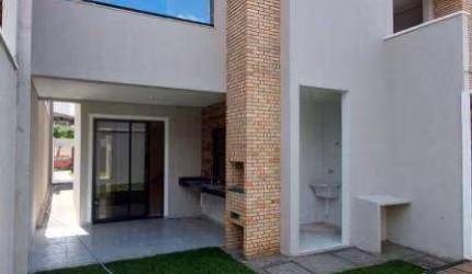 Casa com 4 dormitórios à venda, 162 m² por R$ 735.000 - Edson Queiroz - Fortaleza/CE