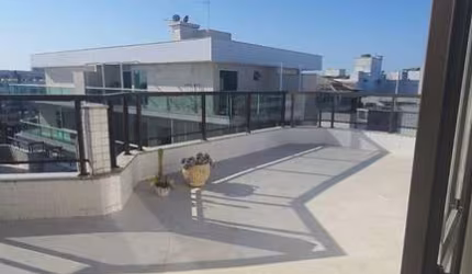 Cobertura à venda, no Condomínio,  em Cabo Frio, Braga, com 3 quartos, 175m²
