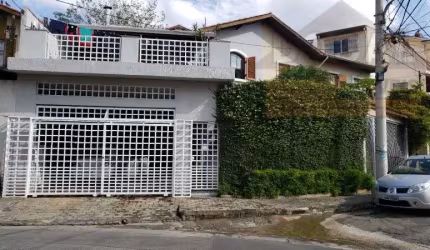 SOBRADO 4 DORMITÓRIOS SENDO 1 SUÍTE