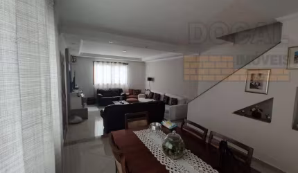 Casa de alto padrão em condomínio no Parque Monte Alegre, Taboão da Serra-SP: 3 quartos, 1 suíte, 2 salas, 4 banheiros, 4 vagas de garagem, 176 m² de área.