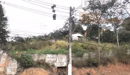 Terreno Comercial de 1.955m² à Venda em Embu das Artes-SP, Bairro Chácaras Ana Lúcia. Confira!
