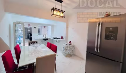 Imperdível oportunidade: Casa à venda em Taboão da Serra-SP, Parque Pinheiros - 3 quartos, 1 sala, 2 banheiros, 1 vaga.