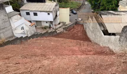Terreno à venda em Taboão da Serra-SP, Bairro Parque Monte Alegre, 356m² de área. Aproveite essa oportunidade única!