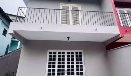 Casa à venda em Taboão da Serra-SP: 3 quartos, 1 suíte, 1 sala, 3 banheiros, 2 vagas, 154,26 m² no Parque Monte Alegre!