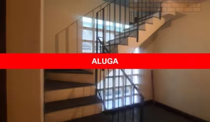 Casa com 3 quartos para alugar na Rua México, 44, Jardim América, Taboão da Serra, 120 m2 por R$ 3.400