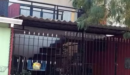 Casa à venda em Taboão da Serra-SP, Cidade Intercap: 2 quartos, 2 salas, 2 banheiros, 2 vagas e 180m² de área. Venha conferir!