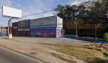 Salão Comercial na Cidade Intercap, Taboão da Serra-SP: 2 Banheiros, 5 Vagas de Garagem e 120m² de Área!