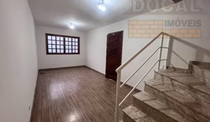Imperdível Casa à Venda em SP - 2 quartos, 2 suítes, 2 salas, 3 banheiros, 4 vagas de garagem, 130m² - Jardim Monte Alegre