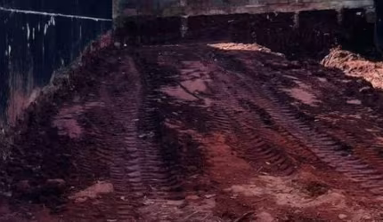 Oportunidade única: Terreno à venda em Taboão da Serra-SP, Morada dos Pássaros, com 125,00 m² de área!
