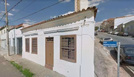Casa com 2 quartos à venda na Rua Benjamin Constant, Centro, Itatiba, 273 m2 por R$ 540.000