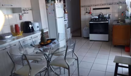 Casa com 3 quartos à venda na Rua José de Camargo, Vila Cremonesi, Itatiba, 145 m2 por R$ 300.000
