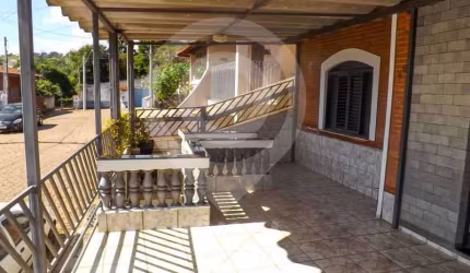Casa com 3 quartos à venda na Rua Clarisse Barbosa Martins, Centro, Morungaba, 142 m2 por R$ 850.000