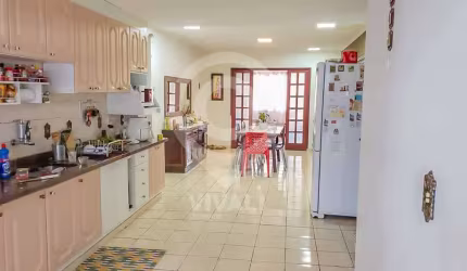 Casa com 3 quartos à venda na Rua Municipal, Vila Brasileira, Itatiba, 312 m2 por R$ 749.000