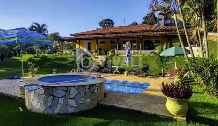 Casa com 3 quartos à venda na Rua Pedro de Oliveira Ramalho, Loteamento Caminhos do Sol, Itatiba, 221 m2 por R$ 800.000