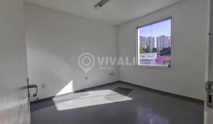 Casa comercial com 7 salas para alugar na Rua Rui Barbosa, Centro, Itatiba, 207 m2 por R$ 2.700