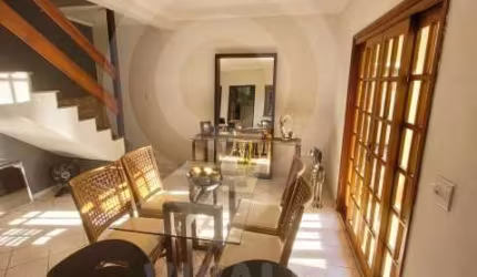 Casa comercial com 4 salas à venda na Rua Crescêncio da Silveira Pupo, Vila Cassaro, Itatiba, 294 m2 por R$ 800.000