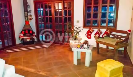 Casa em condomínio fechado com 4 quartos à venda na Rua Ary Rosetto, Loteamento Jardim das Paineiras, Itatiba, 179 m2 por R$ 490.000