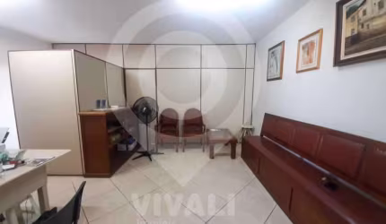 Sala comercial com 1 sala para alugar na Rua Benjamin Constant, Centro, Itatiba, 66 m2 por R$ 2.000