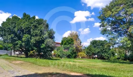 Terreno em condomínio fechado à venda na Avenida Maria Thereza da Costa Naufal, Parque das Laranjeiras, Itatiba, 1616 m2 por R$ 450.000