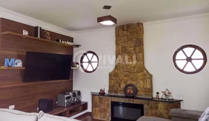 Chácara / sítio com 3 quartos à venda na Rua Escritora e Poetisa Mafalda Piscirilli, Jardim dos Ipês, Embu das Artes, 271 m2 por R$ 998.000