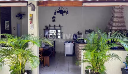 Casa com 2 quartos à venda na Rua Goiânia, Vila M Genoveva, Jundiaí, 205 m2 por R$ 850.000