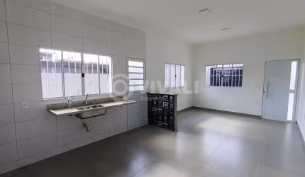 Casa com 2 quartos à venda na Rua Vergilio Angelon, Loteamento Horizonte Azul, Itatiba, 61 m2 por R$ 390.000