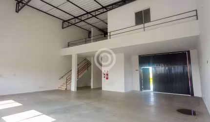 Barracão / Galpão / Depósito para alugar na Rua Luis Messias Simioni, Jardim Panorama, Itatiba, 216 m2 por R$ 4.600
