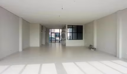 Prédio com 2 salas para alugar na Rua Piza e Almeida, Centro, Itatiba por R$ 10.000