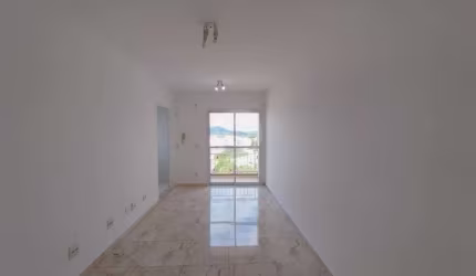 Apartamento com 2 quartos para alugar na Rua Verginio Belgini, Loteamento Santo Antônio, Itatiba, 60 m2 por R$ 1.700