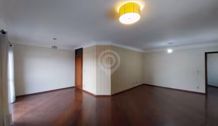 Apartamento com 3 quartos para alugar na Rua Benjamin Constant, Centro, Itatiba, 120 m2 por R$ 3.500