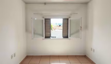 Sala comercial com 3 salas para alugar na Rua Aristides Lobo, Centro, Itatiba, 63 m2 por R$ 1.600
