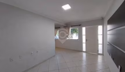 Casa com 3 quartos para alugar na Avenida José Benedito Franco Penteado, Loteamento Residencial Central Park, Itatiba, 133 m2 por R$ 3.200