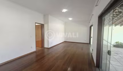 Casa com 4 quartos para alugar na Rua Dorival Mantovani, Nova Itatiba, Itatiba, 311 m2 por R$ 3.480