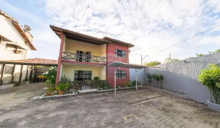 Ampla casa duplex - Uma joia rara no Condomínio Cinco Estrelas
