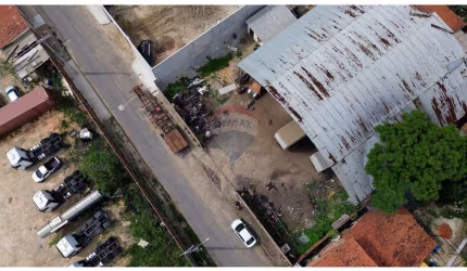 VENDA DE UM TERRENO COMERCIAL DE 33 X 33M² NO EUSÉBIO, PRÓXIMO A BR 116