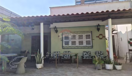 Casa no Bairro de Fátima, a uma quadra da av 13 de Maio para morar ou para fins comerciais