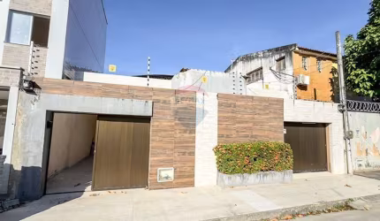 Casa plana no Presidente Kennedy, 3 suítes, 2 vagas - Próximo ao Shopping Rio Mar