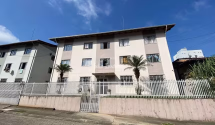 Apartamento com 3 dormitórios no Steffen.